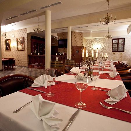 Hotel Sarmata Zespol Dworski Sandomierz Restoran gambar
