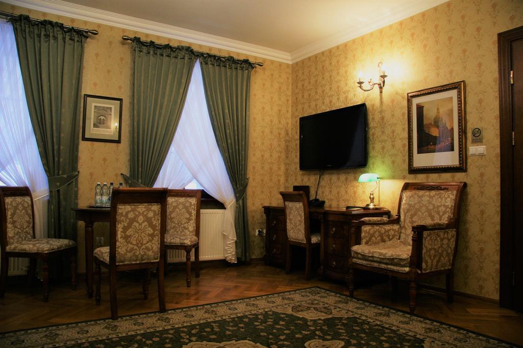 Hotel Sarmata Zespol Dworski Sandomierz Bilik gambar